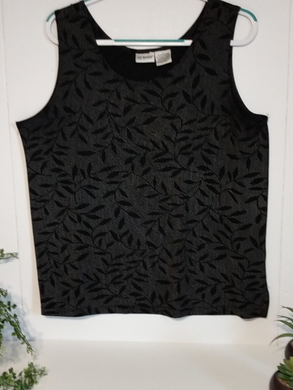 Liz Baker Black Textured Sleeveless Shell Top. 1X